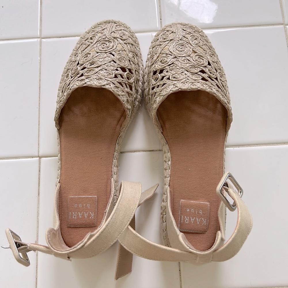 Beige summer shoe